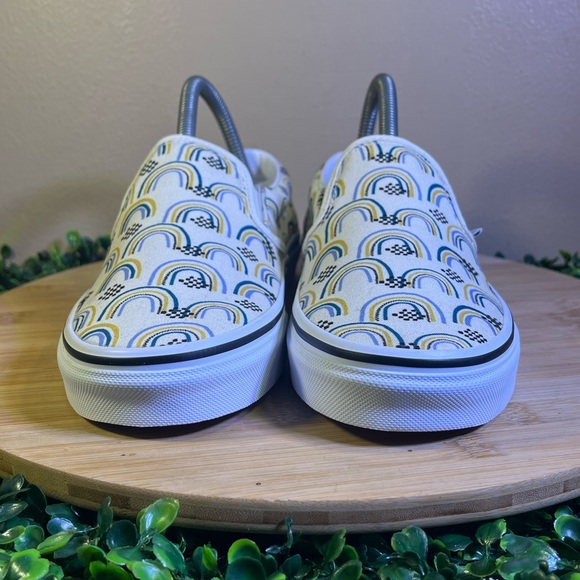 🔥 NEW VANS CLASSIC SLIP-ON RAINBOW SKATEBOARDING SHOES WOMENS SIZE 7 MENS 5.5 - Picture 3 of 9